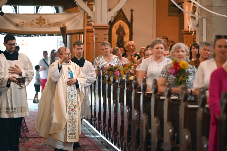 Wprowadzenie relikwii św. Floriana do kościoła w Osieku