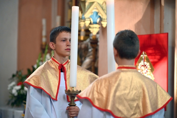 Wprowadzenie relikwii św. Floriana do kościoła w Osieku