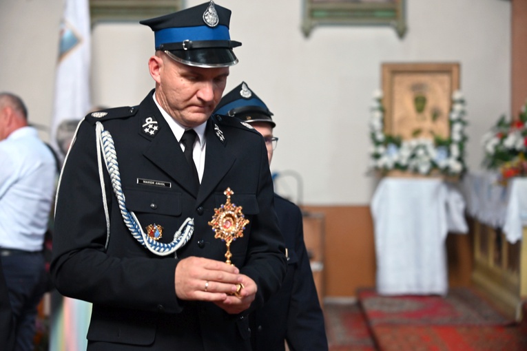 Wprowadzenie relikwii św. Floriana do kościoła w Osieku