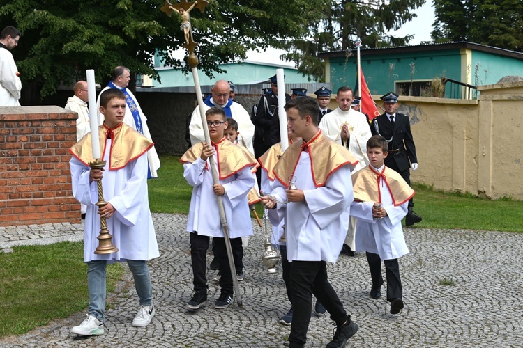 Wprowadzenie relikwii św. Floriana do kościoła w Osieku