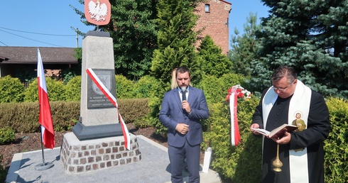 Przyszowice. Wyremontowany pomnik powstańców śląskich odsłonięty