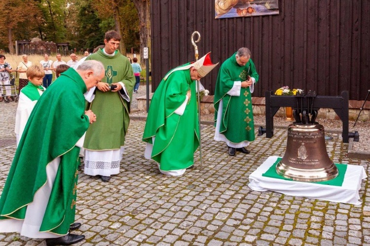 Poświęcenie nowego dzwonu  