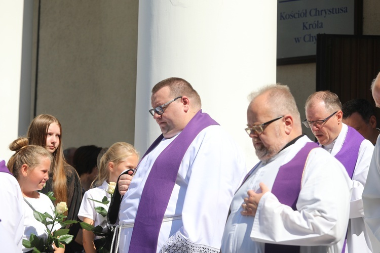 Ostatnie pożegnanie śp. ks. Witolda Włocha w Chybiu