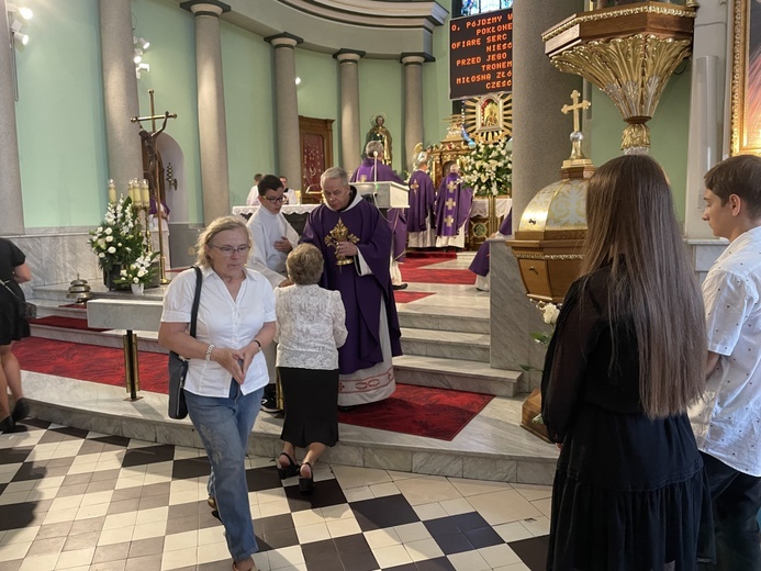 Ostatnie pożegnanie śp. ks. Witolda Włocha w Chybiu