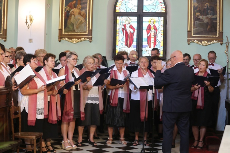 Ostatnie pożegnanie śp. ks. Witolda Włocha w Chybiu