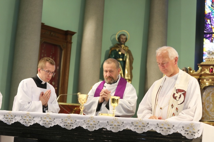 Ostatnie pożegnanie śp. ks. Witolda Włocha w Chybiu