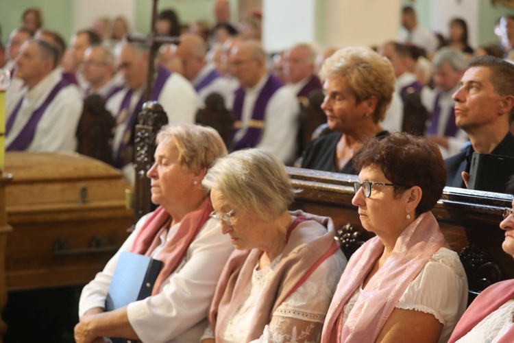 Ostatnie pożegnanie śp. ks. Witolda Włocha w Chybiu