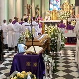 Ostatnie pożegnanie śp. ks. Witolda Włocha w Chybiu