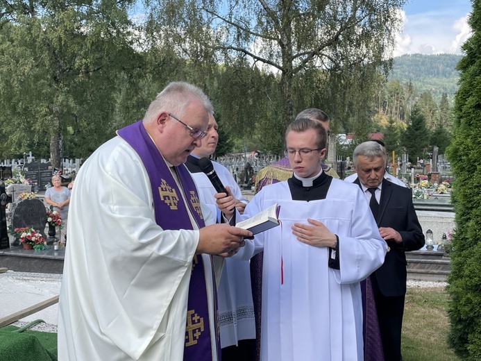 Pogrzeb śp. ks. Witolda Włocha w rodzinnej Rajczy