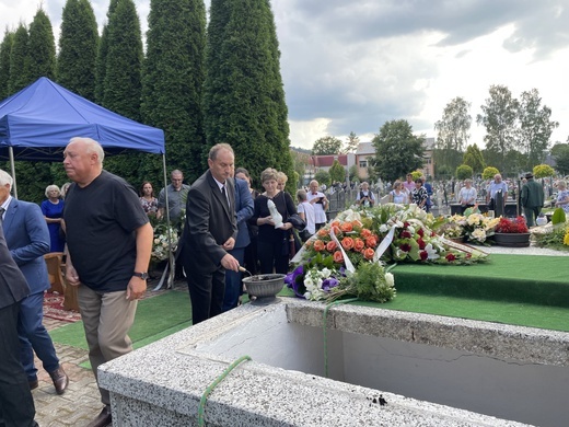 Pogrzeb śp. ks. Witolda Włocha w rodzinnej Rajczy