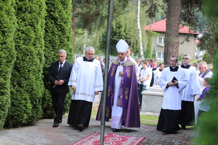 Pogrzeb śp. ks. Witolda Włocha w rodzinnej Rajczy