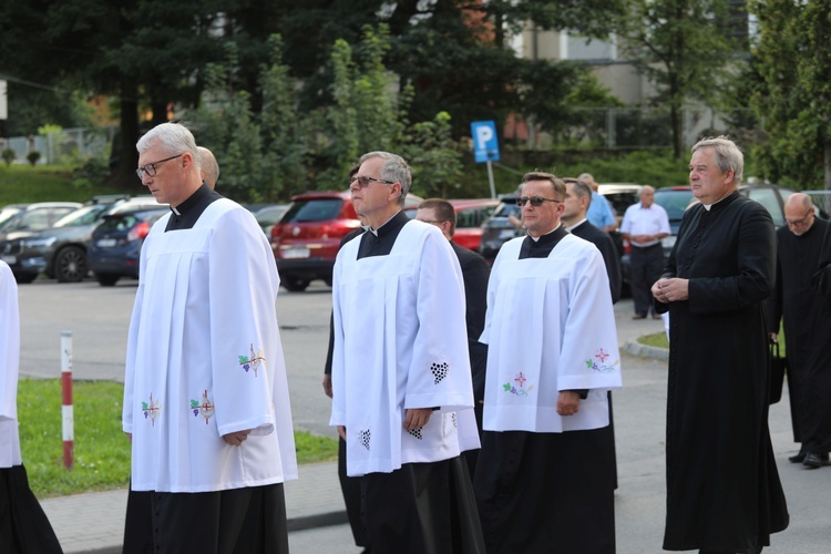 Pogrzeb śp. ks. Witolda Włocha w rodzinnej Rajczy