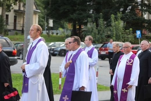 Pogrzeb śp. ks. Witolda Włocha w rodzinnej Rajczy