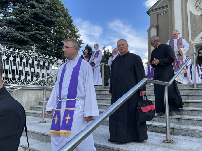 Pogrzeb śp. ks. Witolda Włocha w rodzinnej Rajczy