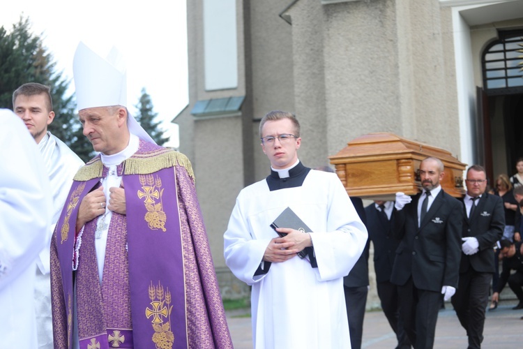 Pogrzeb śp. ks. Witolda Włocha w rodzinnej Rajczy