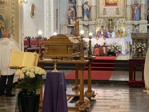 Pogrzeb śp. ks. Witolda Włocha w rodzinnej Rajczy