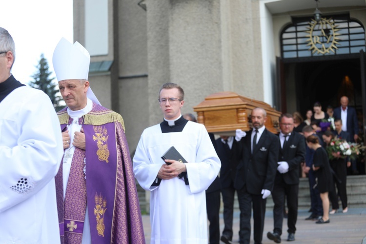 Pogrzeb śp. ks. Witolda Włocha w rodzinnej Rajczy