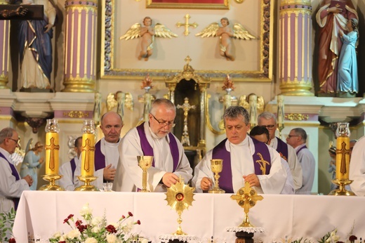 Pogrzeb śp. ks. Witolda Włocha w rodzinnej Rajczy