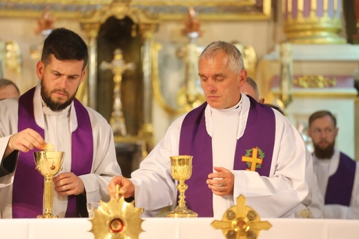 Pogrzeb śp. ks. Witolda Włocha w rodzinnej Rajczy