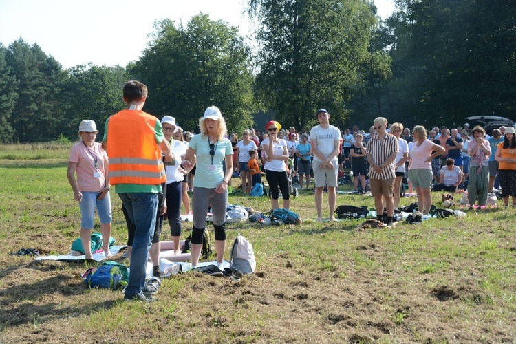 Pielgrzymkowa Msza św. na leśnej polanie