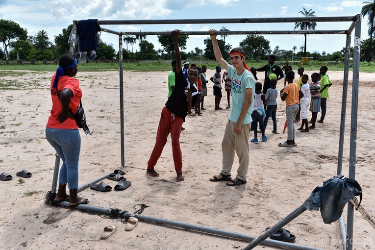 Salezjańscy wolontariusze na misjach. Gambia 2022
