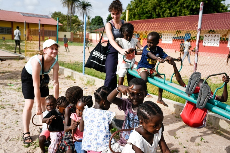 Salezjańscy wolontariusze na misjach. Gambia 2022