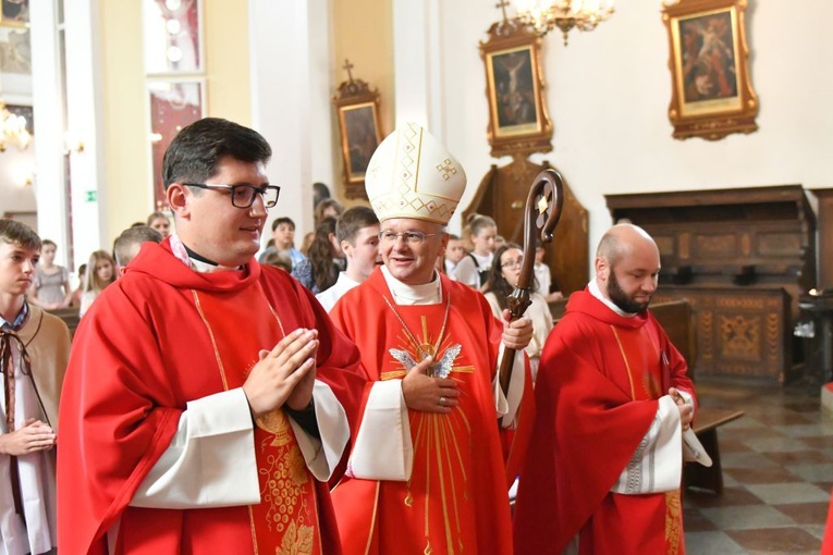 Bp Lityński do oazowiczów: Bóg największych cudów dokonuje w sercu człowieka