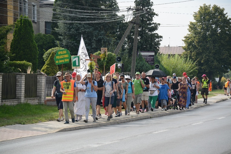 Piesza pielgrzymka coraz bliżej Częstochowy