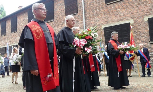 Golgota w Jerozolimie i Blok Śmierci w Oświęcimiu - groza i miłość