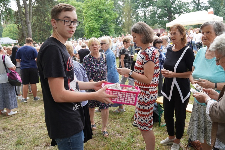 V Pielgrzymka Żywego Różańca i czcicieli Matki Bożej do Henrykowa