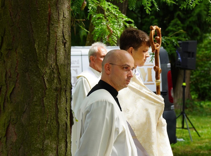 V Pielgrzymka Żywego Różańca i czcicieli Matki Bożej do Henrykowa