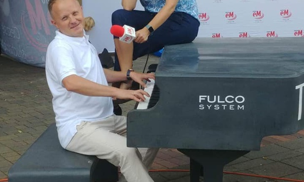 Tychy. Plenerowe Studio Radia eM. Galeria zdjęć