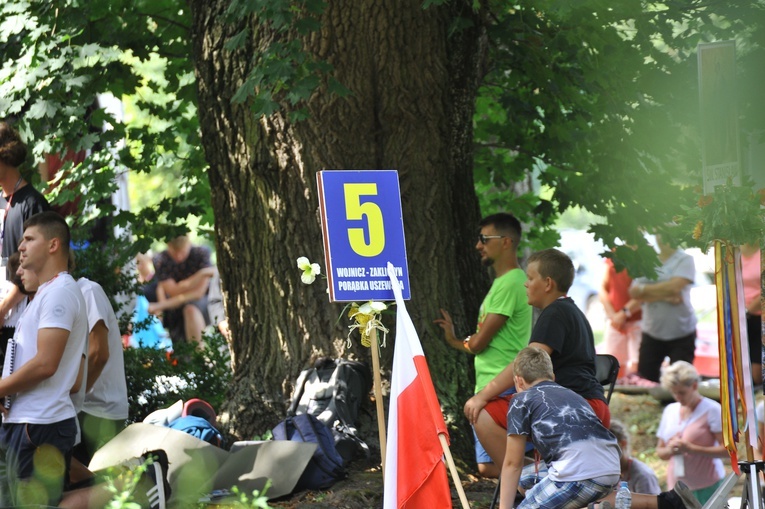 Zielenice. Msza św. (A)