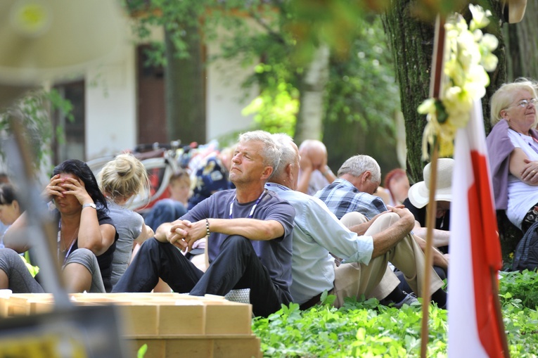 Zielenice. Msza św. (A)