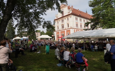 W różańcowej rodzinie