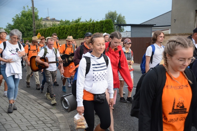 16 km przed Jasną Górą