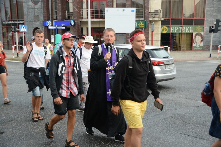 16 km przed Jasną Górą