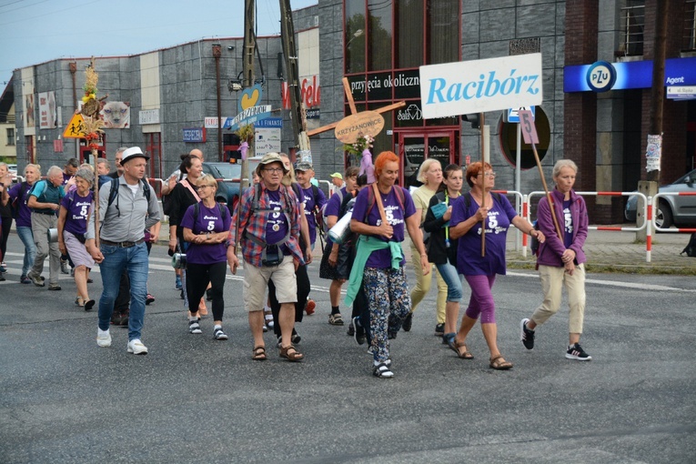 16 km przed Jasną Górą
