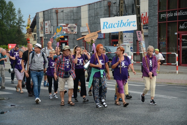 16 km przed Jasną Górą