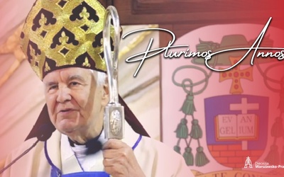 Biskup Kazimierz Romaniuk łączył pracę duszpasterską z działalnością naukową.
