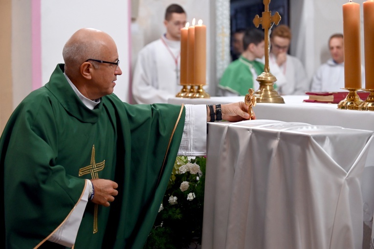 Wałbrzych. Wprowadzenie relikwii trojga mieszkańców nieba