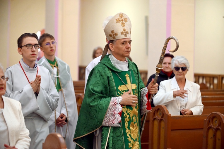 Wałbrzych. Wprowadzenie relikwii trojga mieszkańców nieba