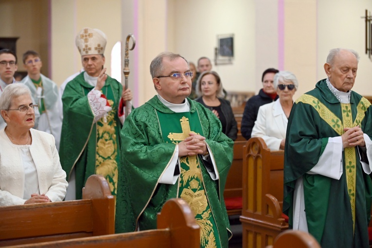 Wałbrzych. Wprowadzenie relikwii trojga mieszkańców nieba
