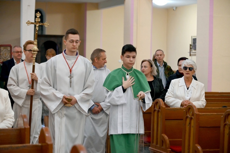 Wałbrzych. Wprowadzenie relikwii trojga mieszkańców nieba