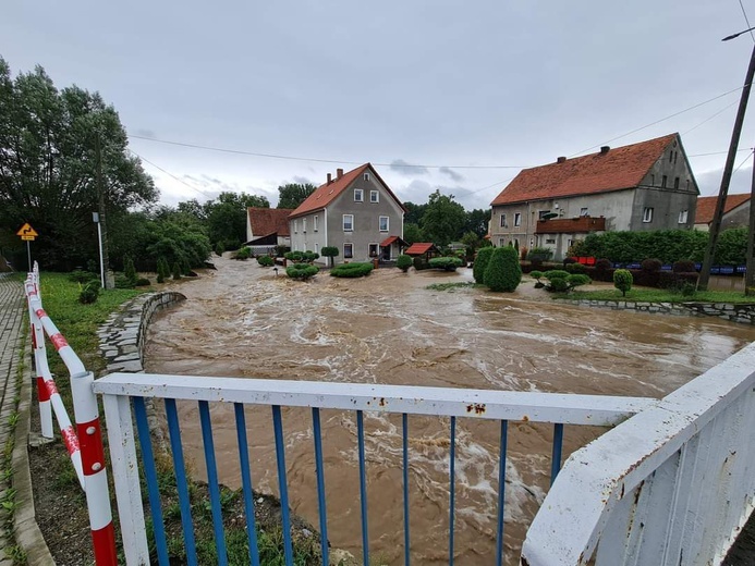 Dwa powiaty na terenie diecezji walczą z podtopieniami 