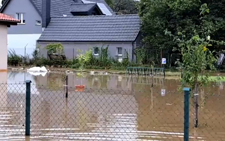 Dwa powiaty na terenie diecezji walczą z podtopieniami 