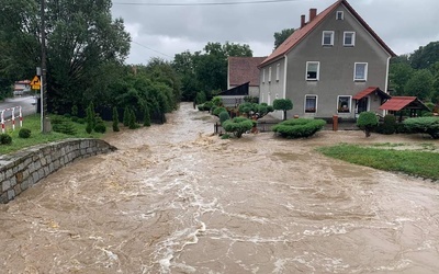 W kilku miejscowościach rzeki wystąpiły z koryta.