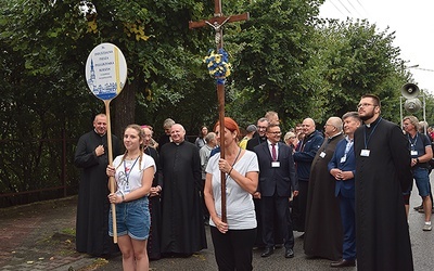 W drogę wyruszyło 110 osób.