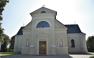 Dalsze dzialania związane z renowacją elewacji planowane są w najbliższych latach.