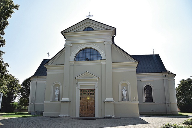 Dalsze dzialania związane z renowacją elewacji planowane są w najbliższych latach.